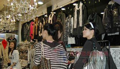 虎门富民时装城首度公开支持零售，携手世界服装鞋帽网推动行业发展